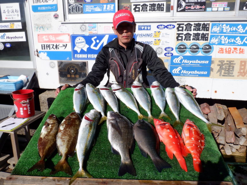 磯釣りで小島さんがツバス チヌ アカハタ グレをゲット 磯釣り カセ釣り ボート釣りの石倉渡船 三重県紀北町