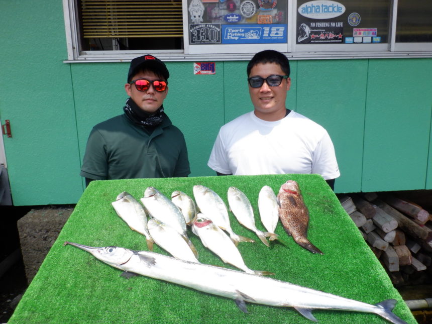 磯釣りで北島さんがツバス オオモンハタ ダツをゲット 磯釣り カセ釣り ボート釣りの石倉渡船 三重県紀北町